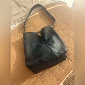 REBECCA MINKOFF “Darren” leather bag! Perfect shape! Still in stores ❤️